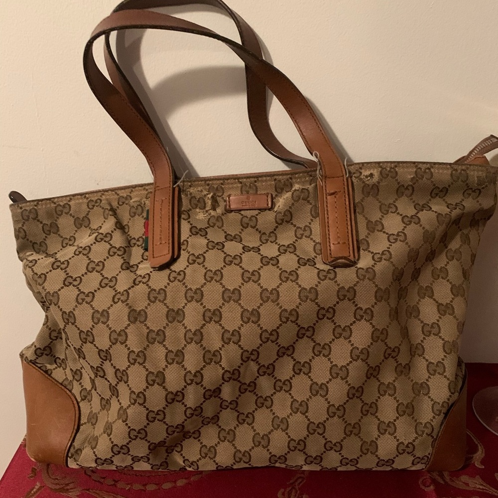 *Authentic Gucci Bag*